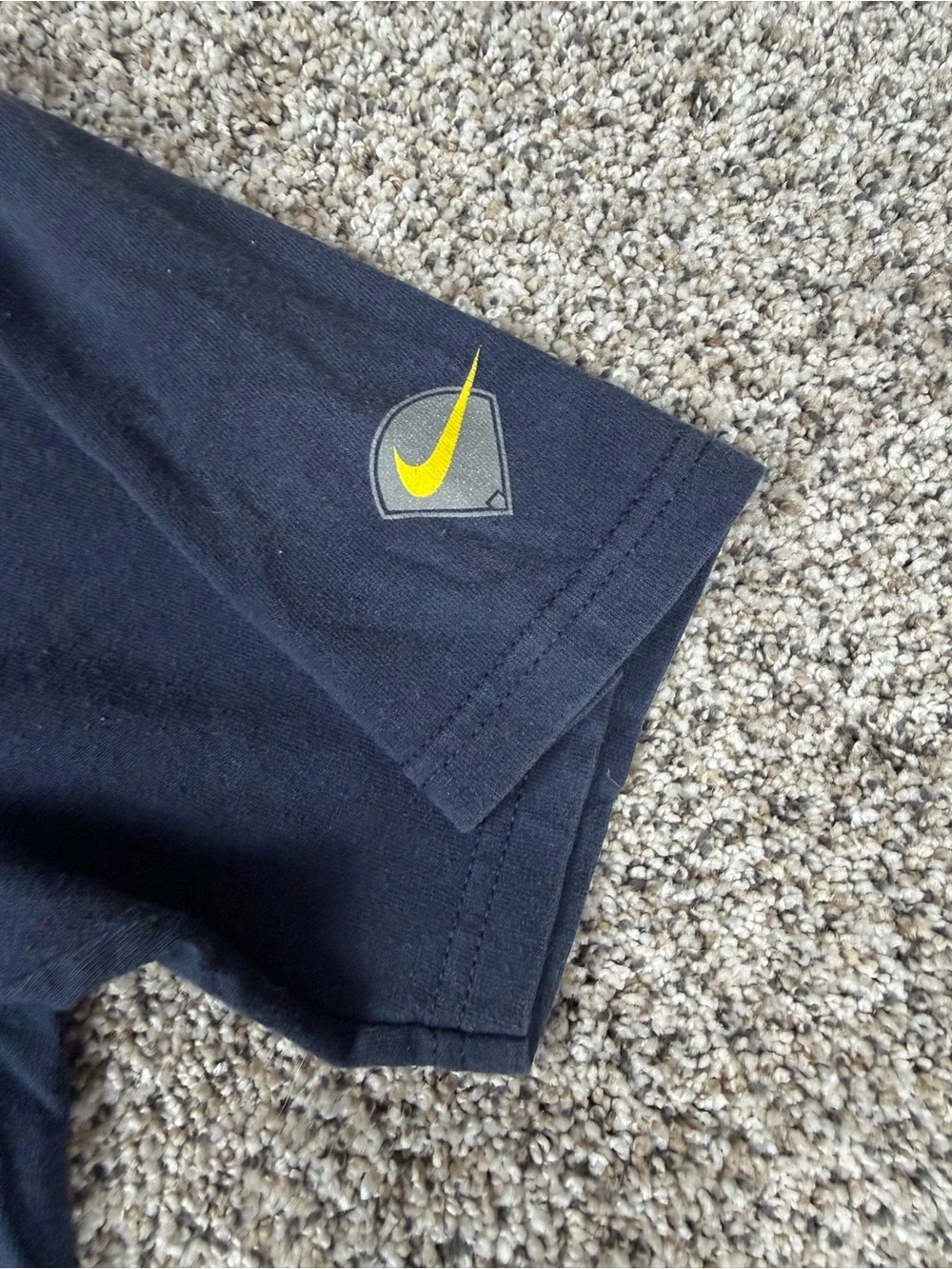 Y2K Sz XL Youth Nike Boys Navy Tee with Yellow Baseball Graphic Center Swoosh